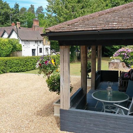 The Devils Cradle Hotel Farnham  Bagian luar foto