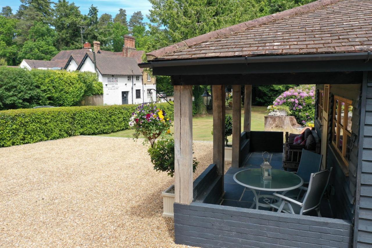 The Devils Cradle Hotel Farnham  Bagian luar foto